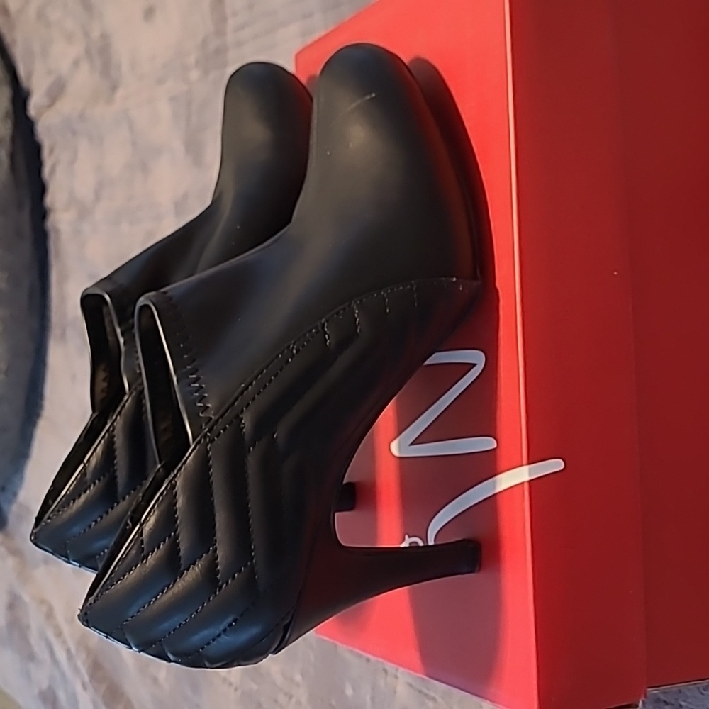 Impo Tesla size 8.5
